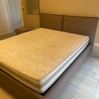 Letto matrimoniale con contenitore e materasso