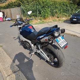 Suzuki GSR Naked 600