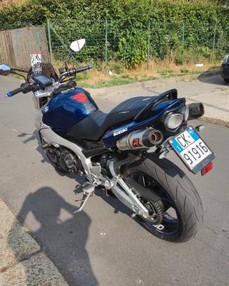 Suzuki GSR Naked 600