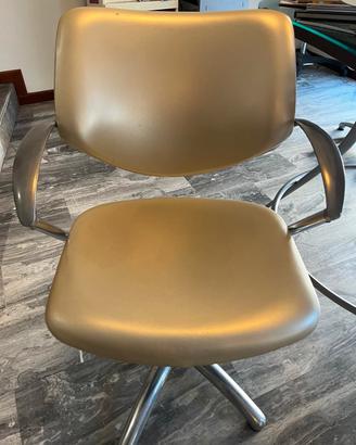 4 Poltrone parrucchiera Maletti + 1 gratis
