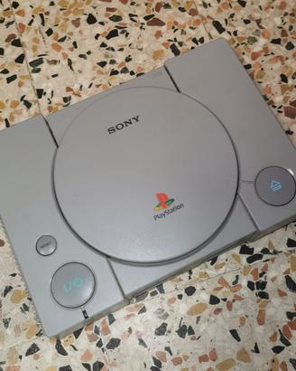 Playstation 1 funzionante ma non legge i dischi 