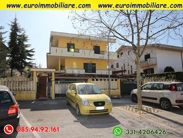 Villa bifamiliare con giardino