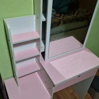 Mobile da trucco con specchio