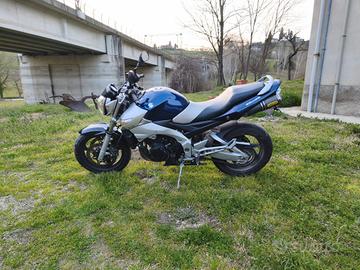 Suzuki GSR 600