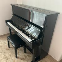 Stupendo pianoforte giapponese verticale