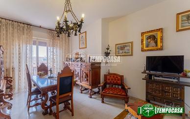 AMPIO TRILOCALE CON BOX IN CENTRO A MAGENTA!