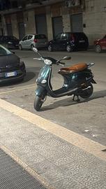 Vespa et 4 150