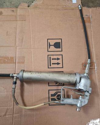 Ingrassatore pneumatico portatile