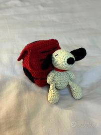 peluche all’uncinetto fatto a mano di Snoopy