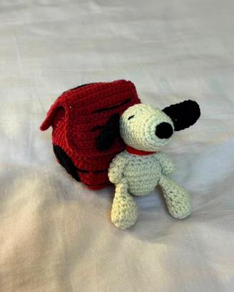 peluche all’uncinetto fatto a mano di Snoopy