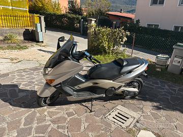 Yamaha T-max 500
