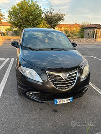 LANCIA Y ANNO 2012