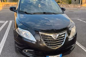 LANCIA Y ANNO 2012