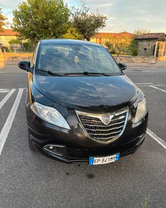 LANCIA Y ANNO 2012
