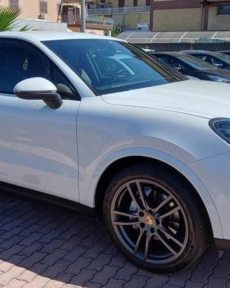 PORSCHE Cayenne 3.0 V6