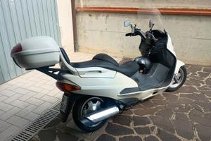 Suzuki Burgman 250 bianco