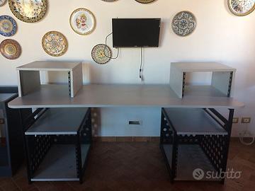 Scrivania desk da studio "Proel PJ Works" con rack