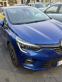 Renault clio 5 hibryd 2021
