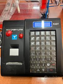 Registratore di cassa funzionante con cassetto