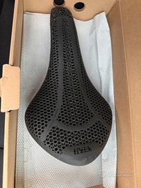 Sella Fizik 3D in carbonio