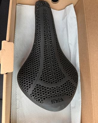 Sella Fizik 3D in carbonio