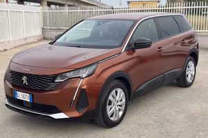 Peugeot 5008 2023 1.5 130 Pack !Soli 48 Mila Km!