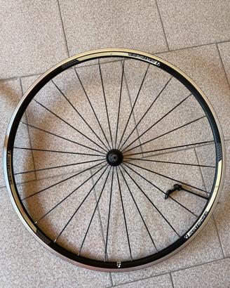 2 cerchi Bontrager per bici da corsa