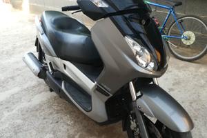 Yamaha X-Max 250