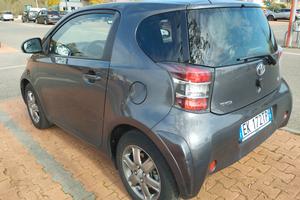TOYOTA iQ - 2011