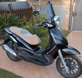 Beverly 300