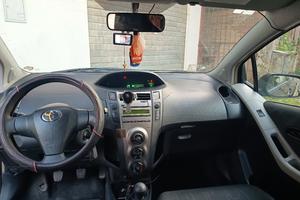 Toyota Yaris 1000cc 5 porte  - 2010