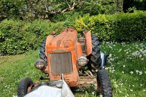 trattore agricolo 