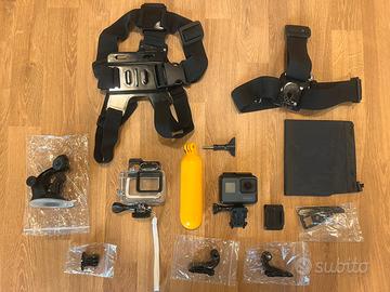 Go Pro Hero 5 Black + accessori + memory 32 gb