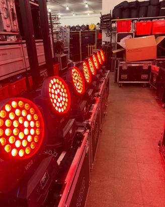 Luci discoteca x DJ teste mobili wash zoom 36x10w