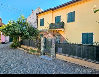 Casa indipendente su 2 lati