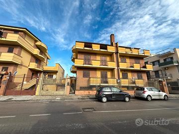 Villa da sogno con terrazzi, giardino e box