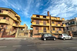 Villa da sogno con terrazzi, giardino e box