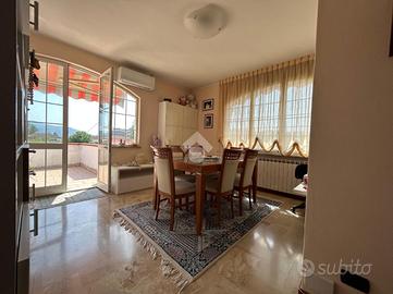 CASA SEMINDIPENDENTE A SARZANA