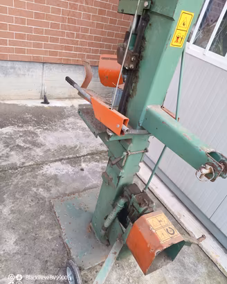 spaccalegna trattore 