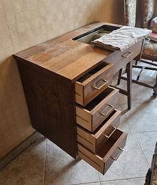 Necchi 523 macchina da cucire con mobile cassetti