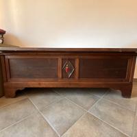 Cassapanca antica in legno massello