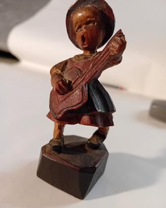 antica scultura in legno fatta e dipinta a mano 