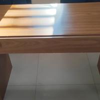 Scrivania con cassetto