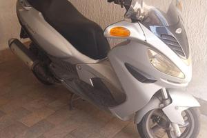 Scooter Malaguti tipo Madison S 250 cc