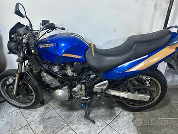 Suzuki GSX 600 F