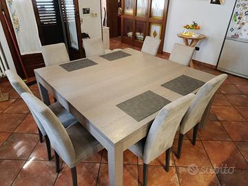 Tavolo in legno massello