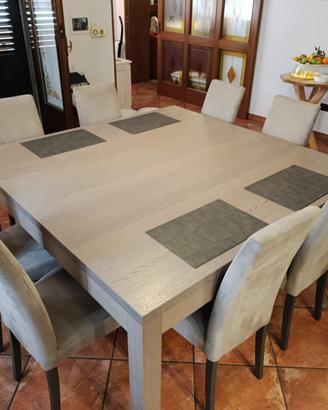 Tavolo in legno massello