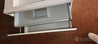 lavandino bagno in resina con mobile 