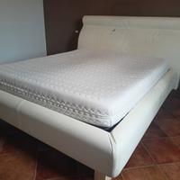 Letto e materasso matrimoniale 