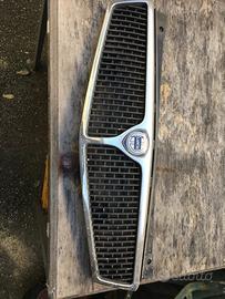 Lancia delta/dedra calandra